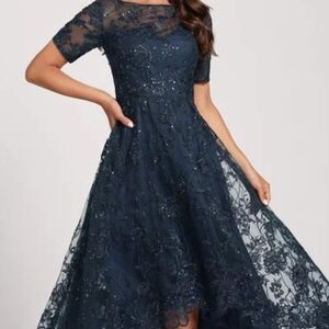 Elegant Navy Lace Evening Dress